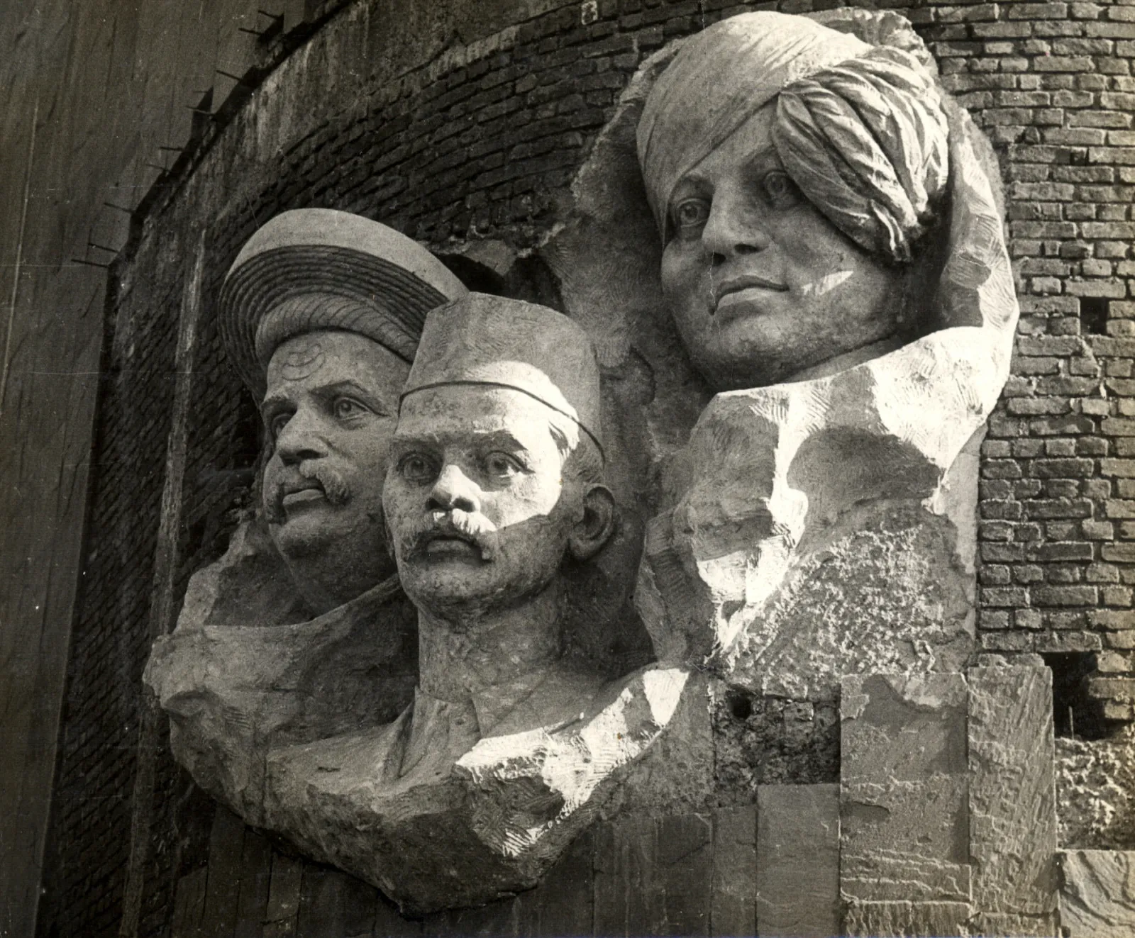 Narayan Laxman Sonavadekar — sculpture photo 1